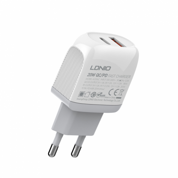 Kucni punjac LDNIO A2316C, PD 20W,  QC3.0 18W, sa Type C na Iphone lightning kablom beli