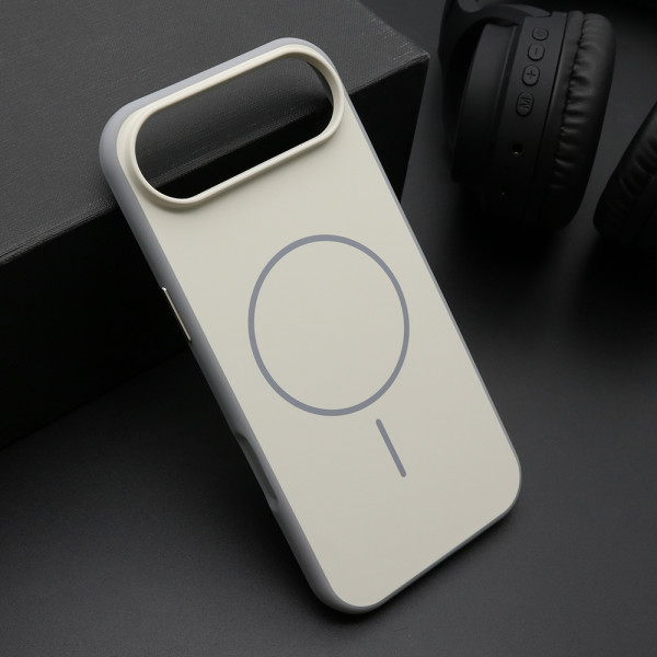 Futrola CHROME MagSafe za iPhone AIR (6.6) bela