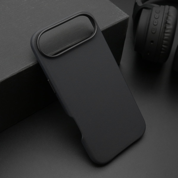 Futrola FROSTED SHIELD MagSafe za iPhone AIR (6.6) crna