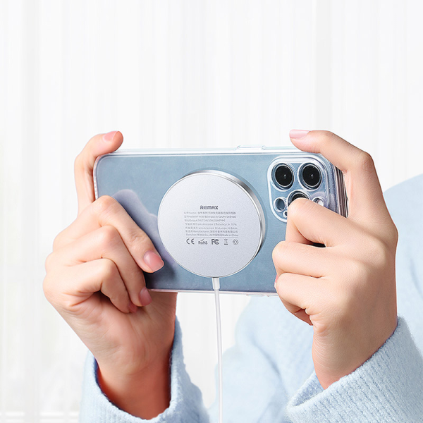 https://www.mobilnisvet.net/images/products/big/481868.png