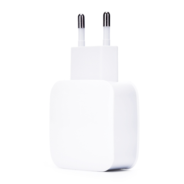 Kucni punjac Teracell Ultra Fast LP04 iPhone USB 2A Quick Charge QC 3.0 beli